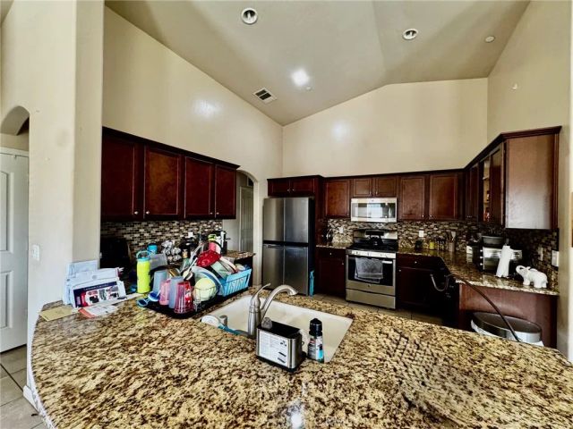5702 Morning Breeze, Bakersfield, CA 93314