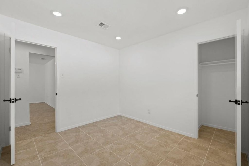 9930 Valley Lake Drive, Houston, TX 77078