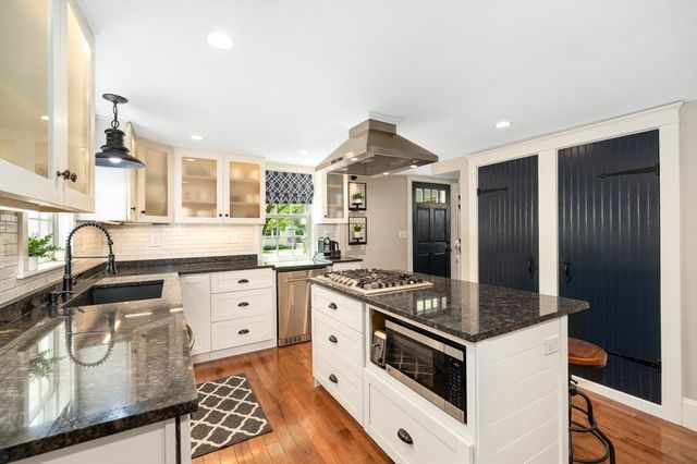 28 Ipswich Road, Topsfield, MA 01983