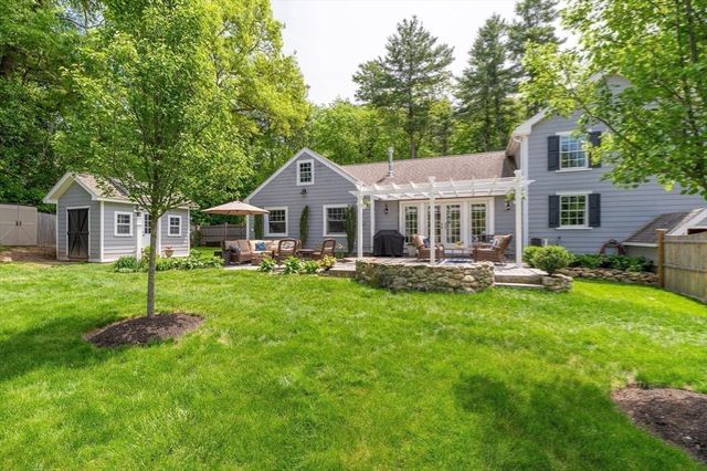 28 Ipswich Road, Topsfield, MA 01983