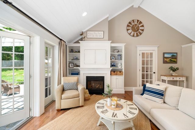 28 Ipswich Road, Topsfield, MA 01983