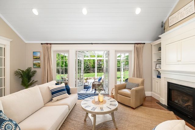 28 Ipswich Road, Topsfield, MA 01983