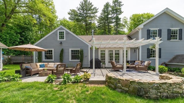 28 Ipswich Road, Topsfield, MA 01983