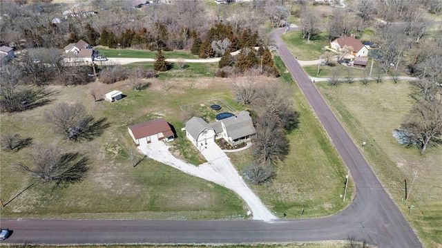 16788 Dwyer Road, Basehor, KS 66007