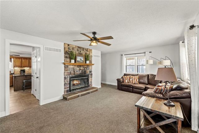 16788 Dwyer Road, Basehor, KS 66007