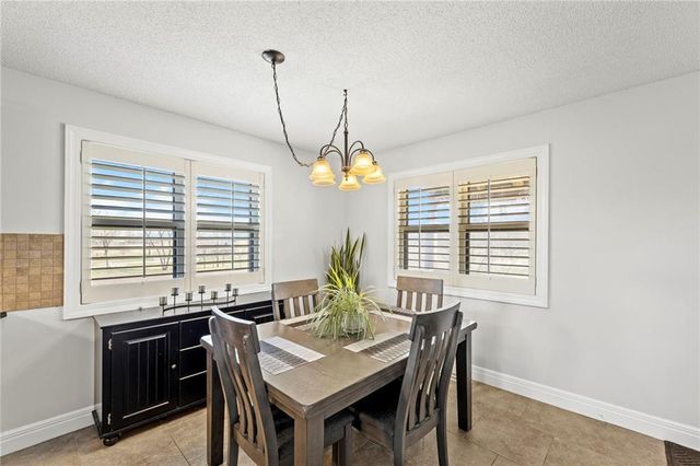 16788 Dwyer Road, Basehor, KS 66007