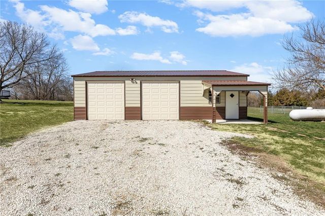 16788 Dwyer Road, Basehor, KS 66007