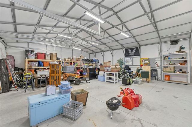 16788 Dwyer Road, Basehor, KS 66007