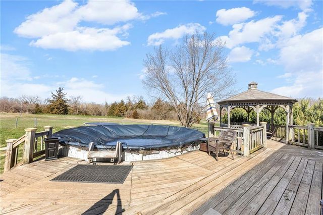 16788 Dwyer Road, Basehor, KS 66007