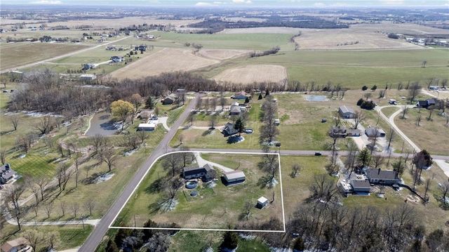 16788 Dwyer Road, Basehor, KS 66007