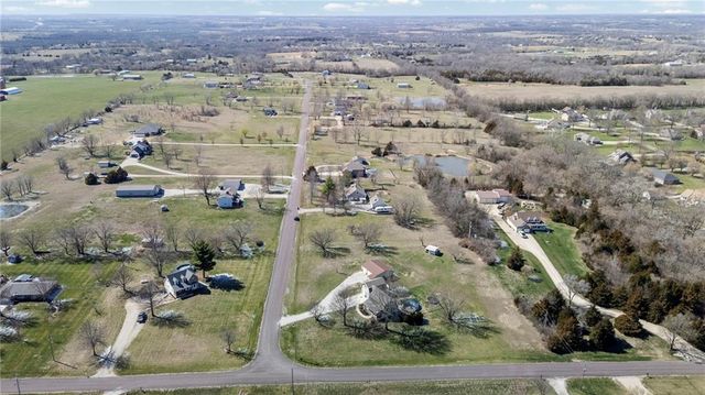 16788 Dwyer Road, Basehor, KS 66007