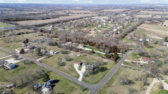 16788 Dwyer Road, Basehor, KS 66007