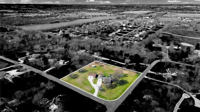 16788 Dwyer Road, Basehor, KS 66007