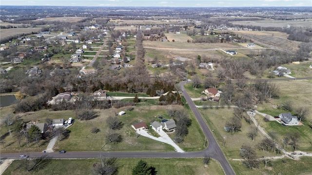 16788 Dwyer Road, Basehor, KS 66007