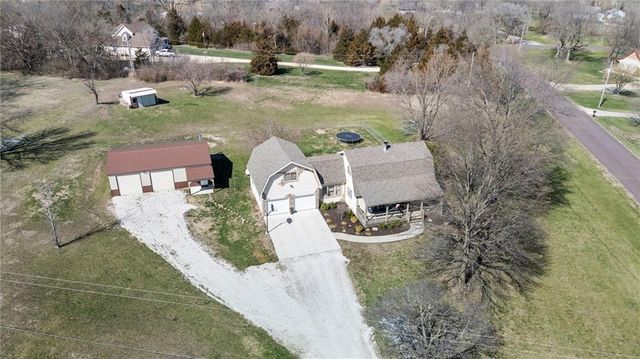 16788 Dwyer Road, Basehor, KS 66007