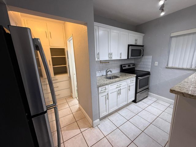 1621 NE 5th Street B, Fort Lauderdale, FL 33301
