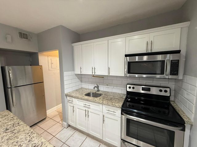 1621 NE 5th Street B, Fort Lauderdale, FL 33301
