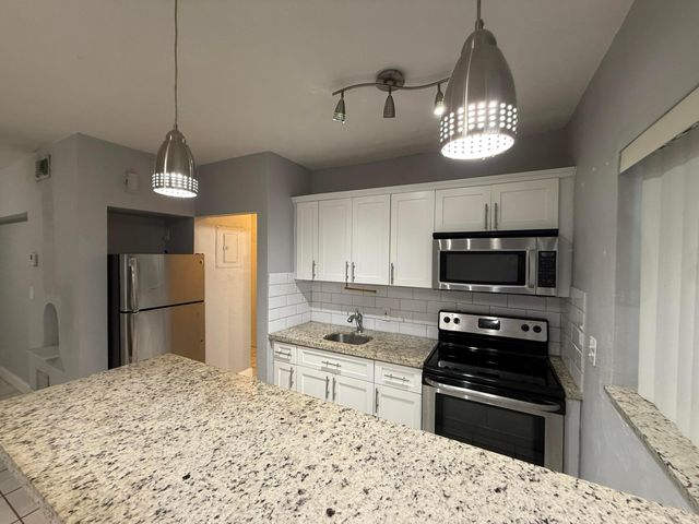 1621 NE 5th Street B, Fort Lauderdale, FL 33301