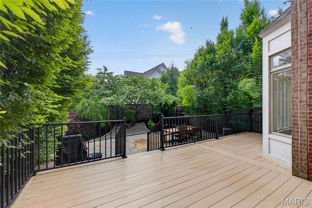 350 N Meramec Avenue, Clayton, MO 63105