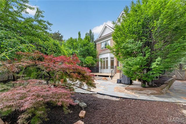 350 N Meramec Avenue, Clayton, MO 63105