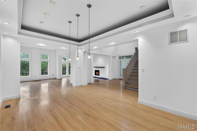 350 N Meramec Avenue, Clayton, MO 63105