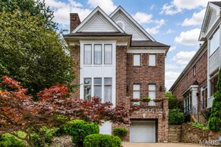 350 N Meramec Avenue, Clayton, MO 63105