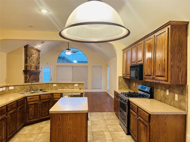 132 Cassandra Drive, Forney, TX 75126