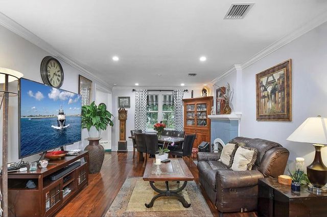 525 Evergreen Drive, West Palm Beach, FL 33403