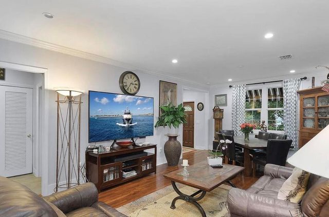 525 Evergreen Drive, West Palm Beach, FL 33403