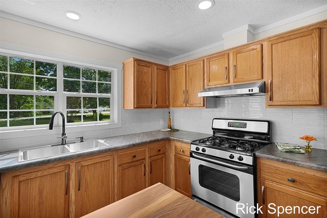 3321 Babylon Road, Allegan, MI 49010