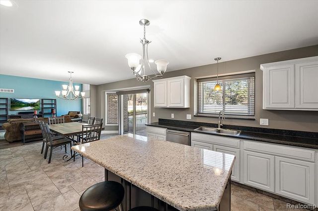 49931 Shelby Creek Drive, Utica, MI 48317