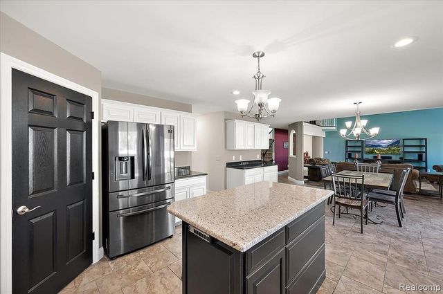 49931 Shelby Creek Drive, Utica, MI 48317