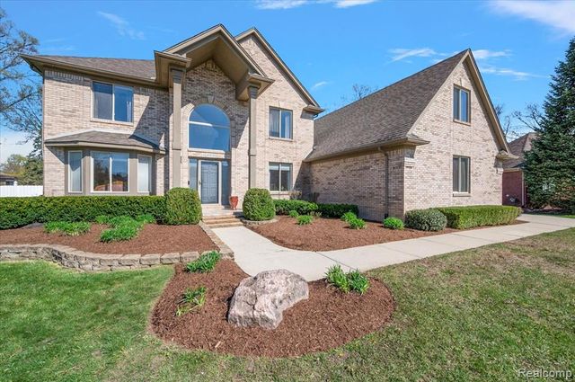 49931 Shelby Creek Drive, Utica, MI 48317
