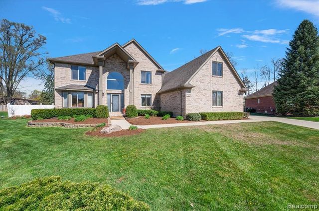 49931 Shelby Creek Drive, Utica, MI 48317