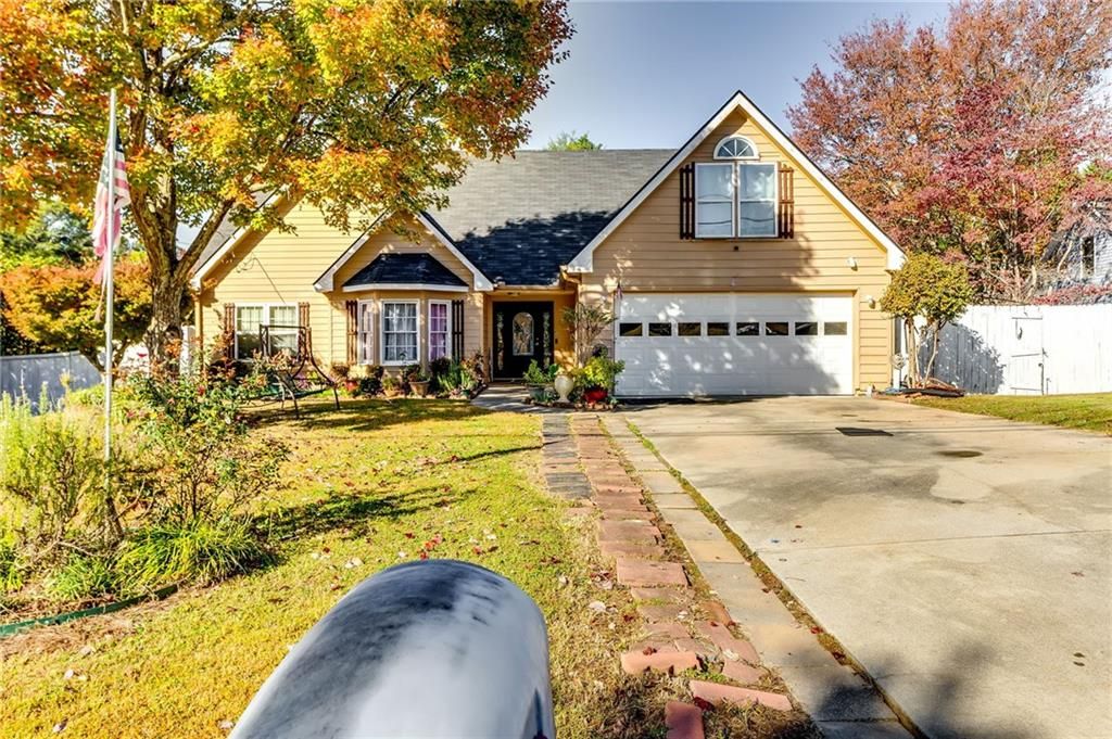 1245 Shamrock Hill Circle, Loganville, GA 30052