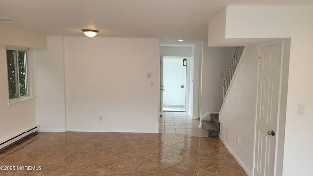 8 Chatham Court, Brick, NJ 08724