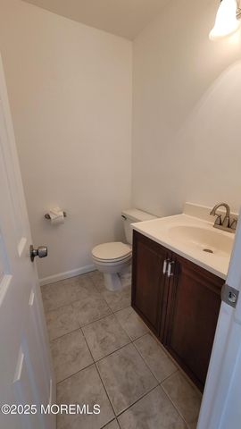 8 Chatham Court, Brick, NJ 08724