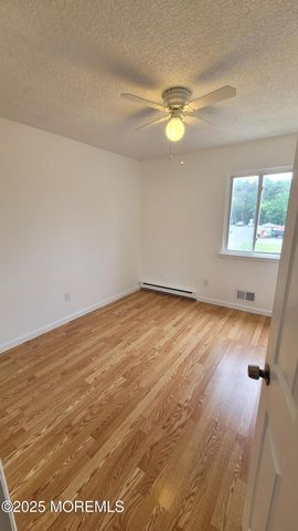8 Chatham Court, Brick, NJ 08724