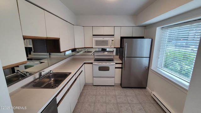 8 Chatham Court, Brick, NJ 08724