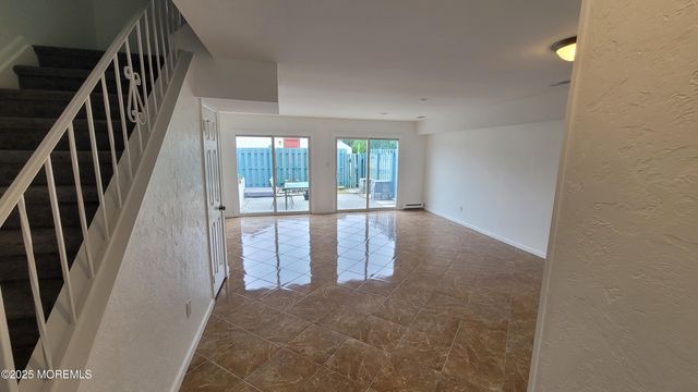 8 Chatham Court, Brick, NJ 08724