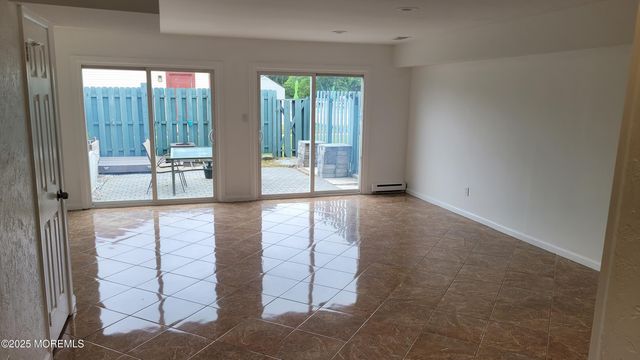 8 Chatham Court, Brick, NJ 08724