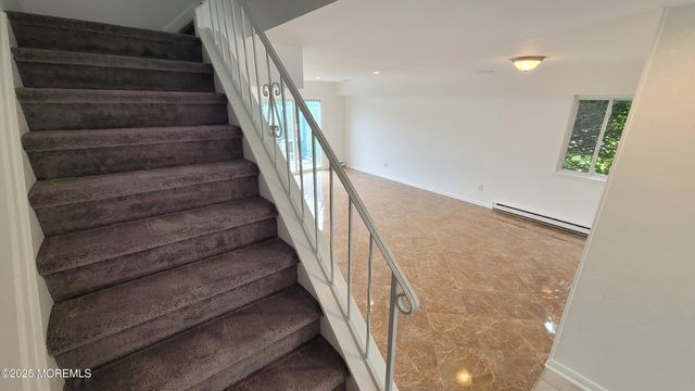 8 Chatham Court, Brick, NJ 08724