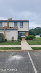 8 Chatham Court, Brick, NJ 08724