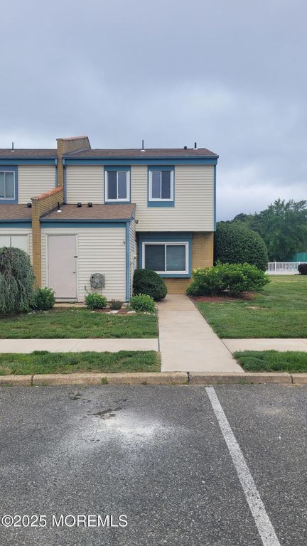 8 Chatham Court, Brick, NJ 08724