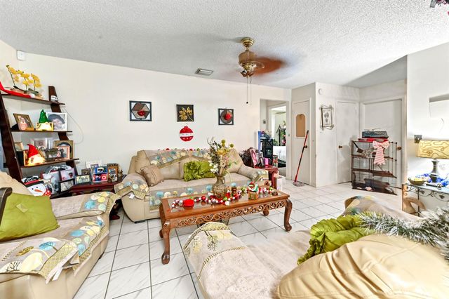 2531 Doral Way, Riviera Beach, FL 33407