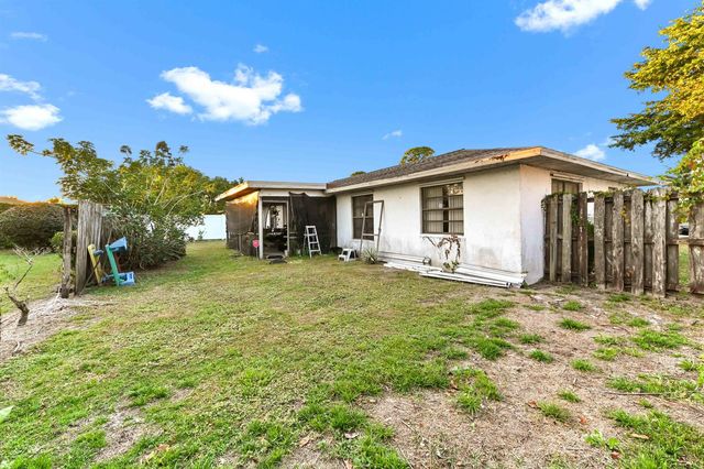 2531 Doral Way, Riviera Beach, FL 33407