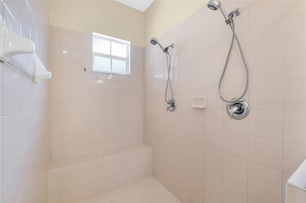 Image 14 of property listing at 8035 NW 127TH LN 3E, Parkland, FL 33076