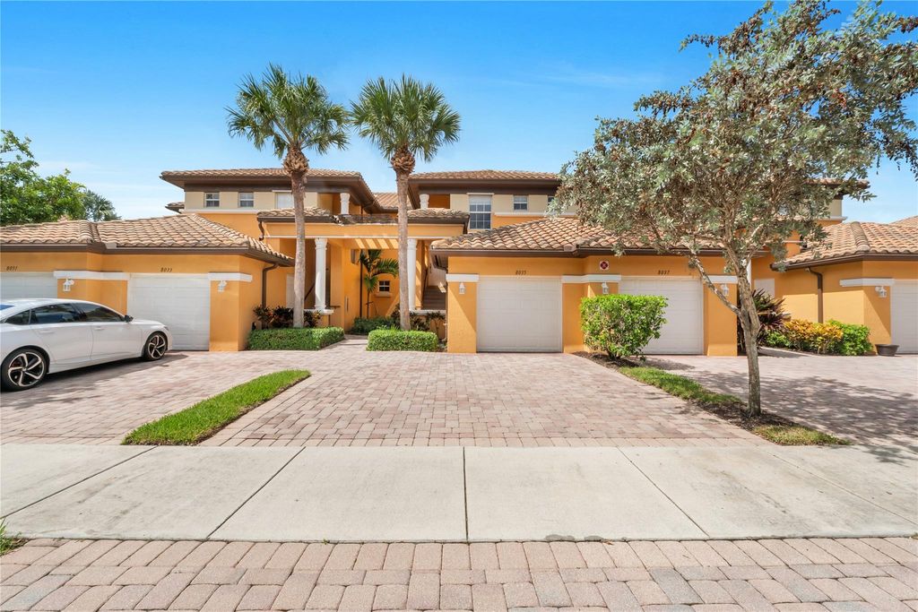 Image 2 of property listing at 8035 NW 127TH LN 3E, Parkland, FL 33076