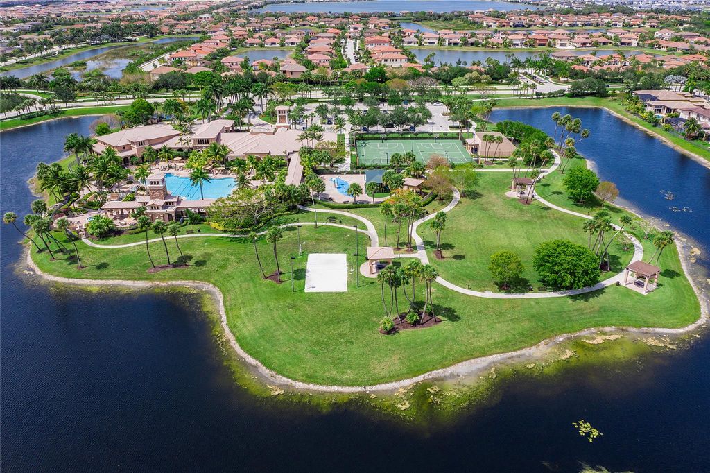 Image 37 of property listing at 8035 NW 127TH LN 3E, Parkland, FL 33076