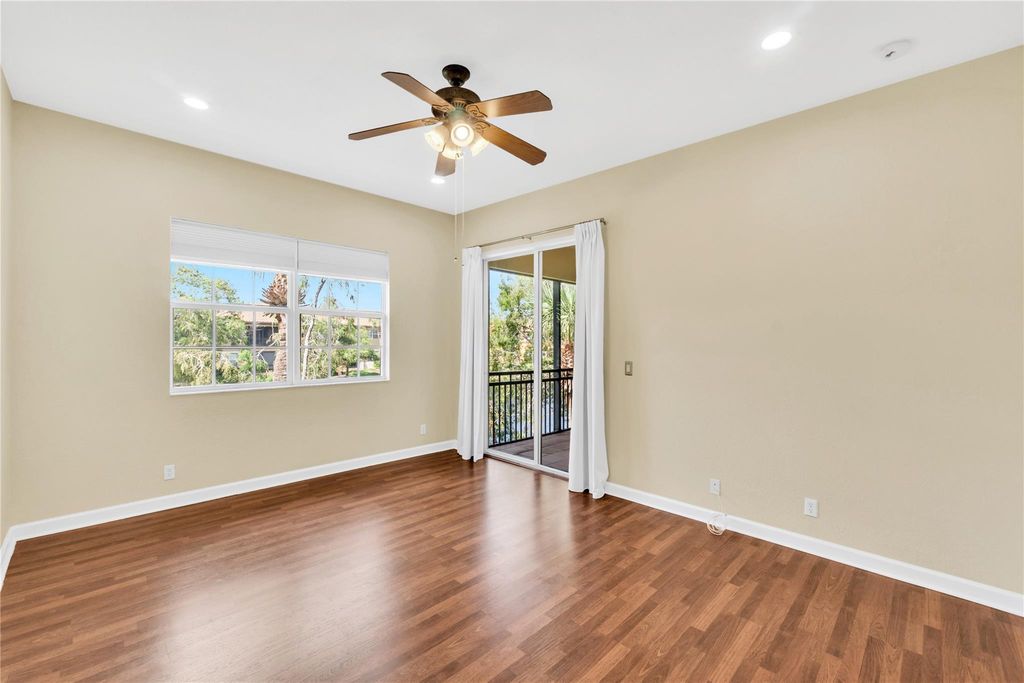Image 9 of property listing at 8035 NW 127TH LN 3E, Parkland, FL 33076